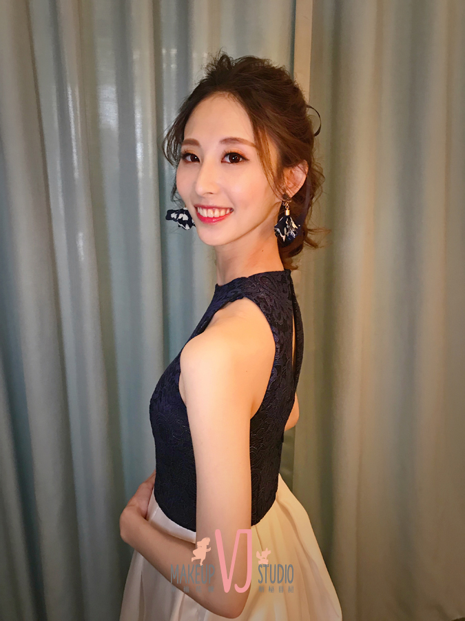 VIVI新娘云妤